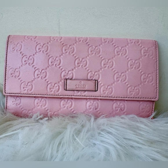 Gucci Pink GG Embossed Leather Crossbody with Gold Chain - Picture 3 of 10